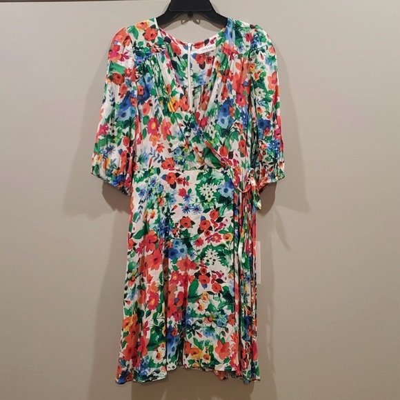 Gently Used Calvin Klein 3/4 Sleeve V-Neck
Floral Faux Wrap Dress - Picture 1 of 8